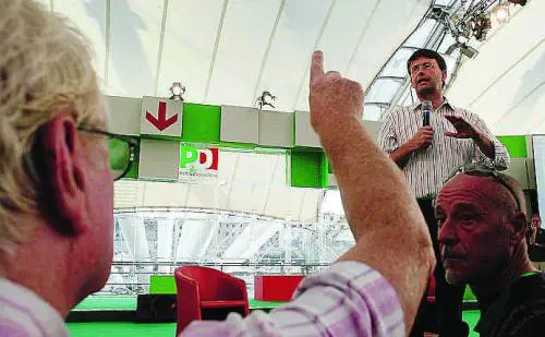 Congressi con polemiche nel Pd milanese Franceschini arranca e contesta i risultati