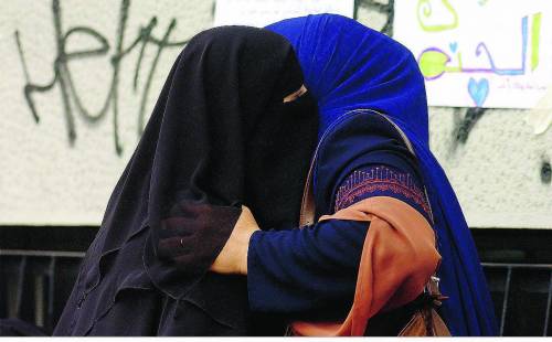 "Matrimoni illegali e poligamia: decine di casi"