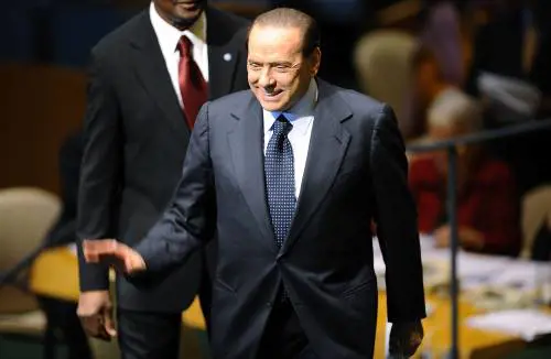 Berlusconi: "No al protezionismo, supereremo la crisi"