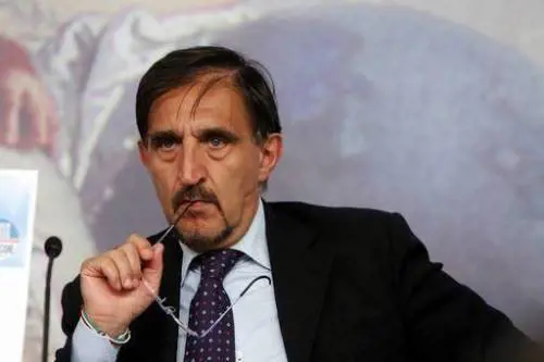 La Russa: sì alla riforma della cittadinanza 
La Lega: antidemocratico anticipare i tempi
