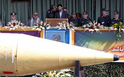 In un mazzo di carte i bombaroli di Teheran