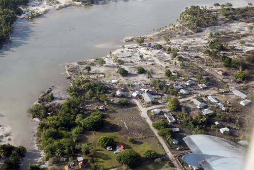 Tsunami si abbatte sulle isole Samoa: 141 morti
