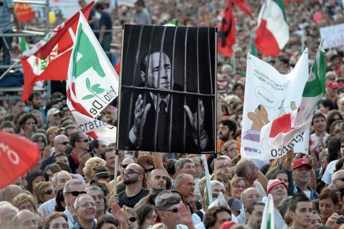 Giornalisti e sinistra in piazza contro i "bavagli" 
Siddi: "Via ddl Alfano e cause ai giornalisti"