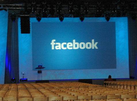 Ora Facebook è anche in latino