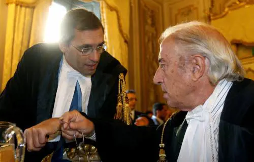 Ghedini: "Riprendiamo i processi, premier estraneo"