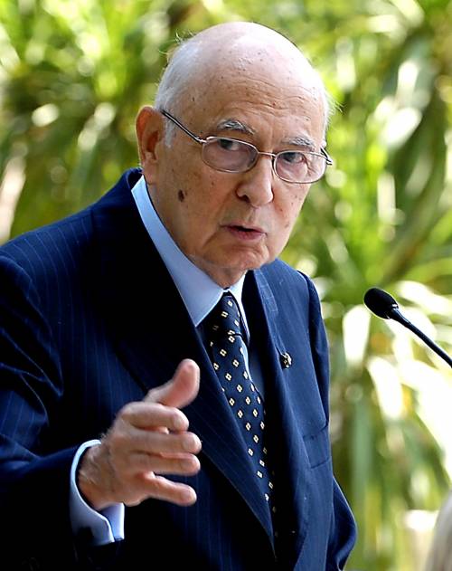 Napolitano sorpreso e irritato, la Corte cancella la sua firma