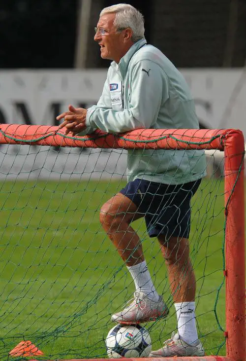 Lippi batte Domenech: 
l’Italia va al mondiale, 
l’anti-italiano forse no