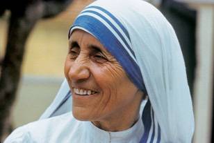 Scontro India-Albania 
per i resti di Madre Teresa