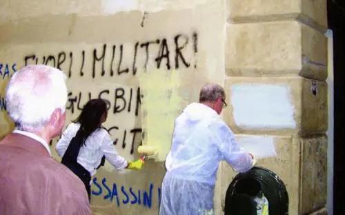 Il Pd vuole denunciare chi cancella i graffiti