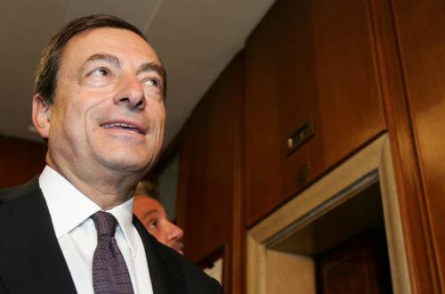 Crisi, monito di Draghi 
"Nuovi problemi in vista" 
E difende gli economisti