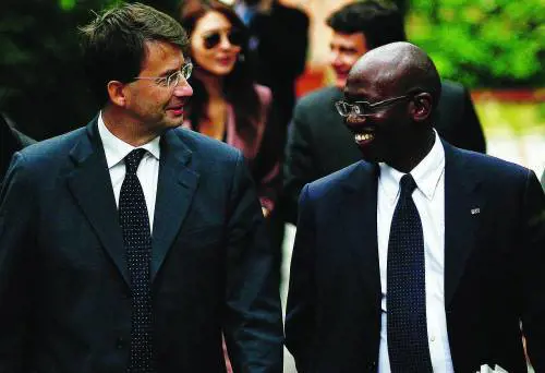 Ecco il buonismo razzista di Dario: 
sceglie il suo vice "perché è nero"