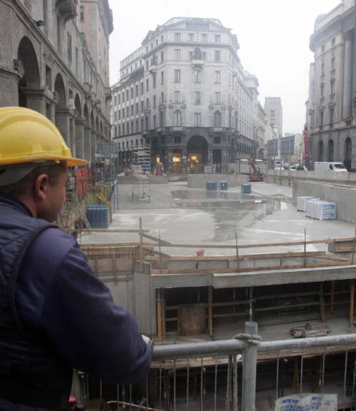 Una «foresta» in piazza Meda e l’Arengario toglie i ponteggi