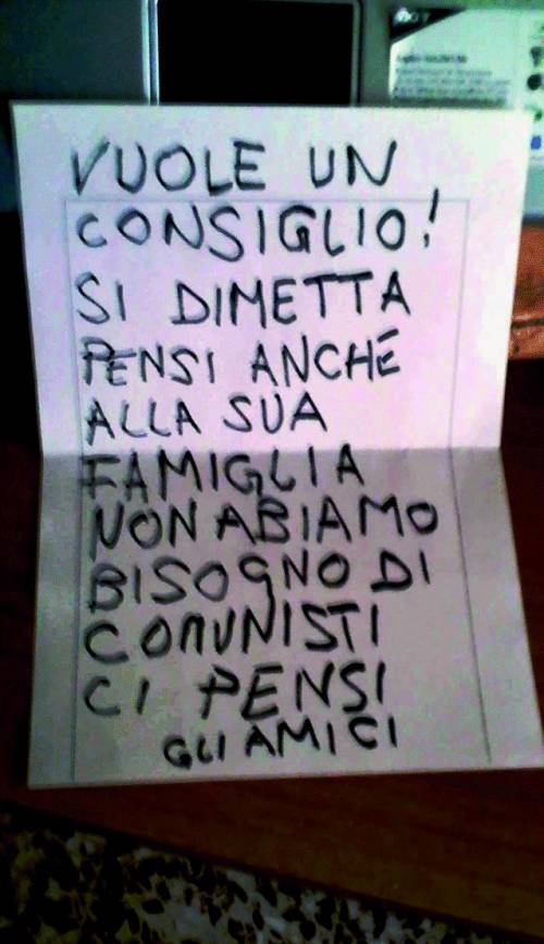 Veleni in Valbisagno con i volantini di minacce