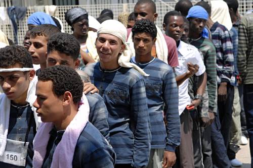 Immigrazione, in Italia oltre 4,5 milioni regolari 
Fini: "Da noi non c'è razzismo, ma xenofobia"