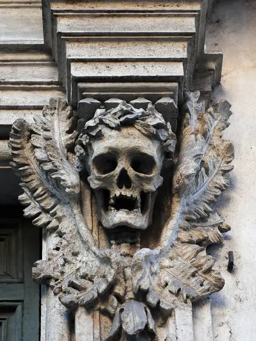 Halloween: ecco il tour dell’orrore nei luoghi «demoniaci» della città