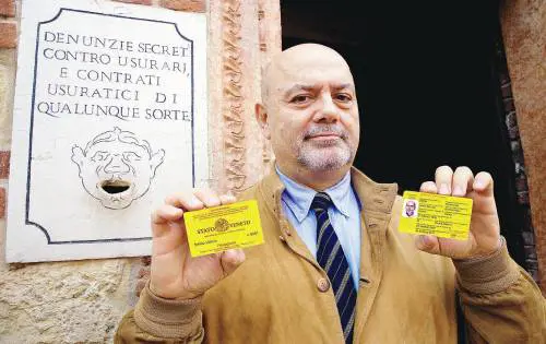 Il presidente dello Stato veneto: 
"Ecco, questo è il mio passaporto"
