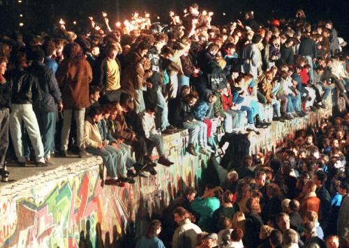 Il mistero del Muro di Berlino 
dopo venti anni dalla caduta