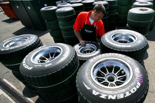 Formula 1, gomme nel caos 
Ultimo giro per Bridgestone