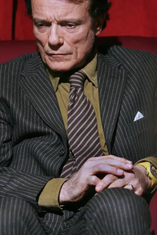 "Resto Pulcinella ma vi racconto la guerra infinita"