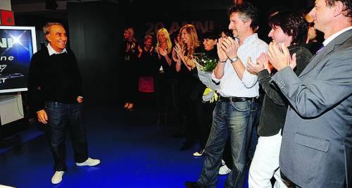 Fede, vent’anni di Mediaset: party-sorpresa per il direttore