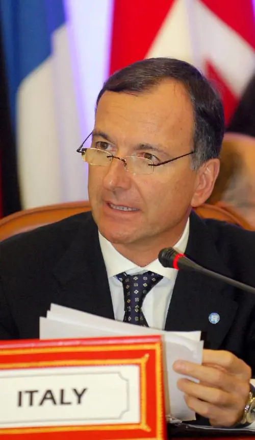 Lintervento Il dialogo tra i poli non è un inciucio