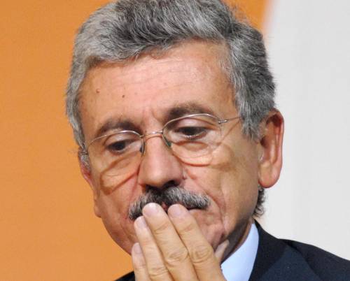 Ue, no dell'Est a D'Alema: "E' un ex comunista"