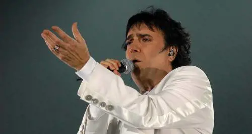 Renato Zero «nudo» alla mèta