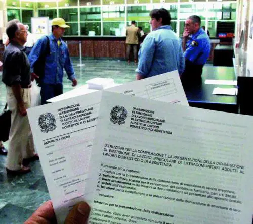 «Regolarizziamo ogni giorno oltre venti tra colf e badanti»