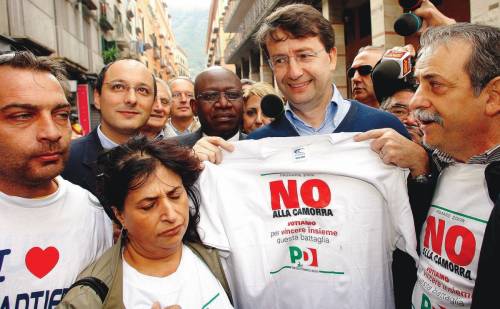 Quei Comuni dove 
la sinistra governa 
insieme alla camorra