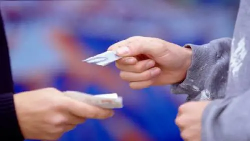 "Holding" di famiglie 
per lo spaccio di droga: 
30 arresti a Palermo