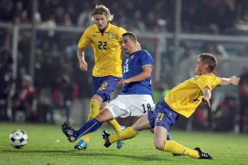 L’Italia piega la Svezia 
Henry butta fuori il Trap 
con un colpo di mano