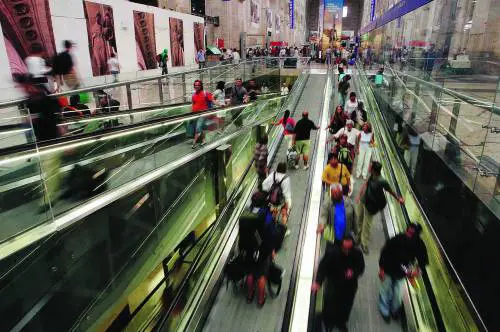 Tutti in Centrale per fare acquisti 
sbarco di grandi firme tra i binari