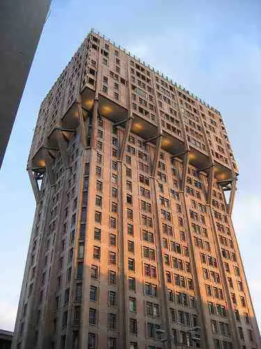 I cento anni dell'architetto Rogers, padre della Torre Velasca a Milano