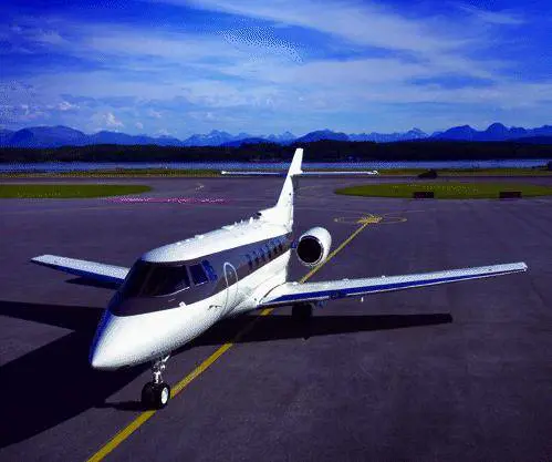 Gli aerei da supervip voleranno al «Colombo»