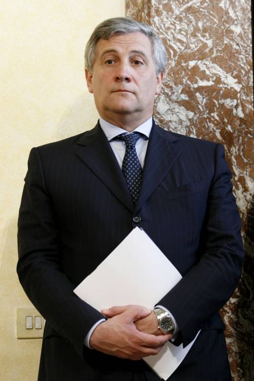 Ue, Barroso presenta 
la nuova Commissione:  
Tajani va all'industria