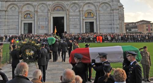 Pisa ha reso omaggio 
ai militari morti del C-130  
Dolore e commozione