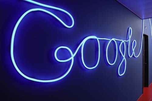 Web, Google ai navigatori: 
"Faremo pagare le news, 
 gratis 5 notizie al giorno"