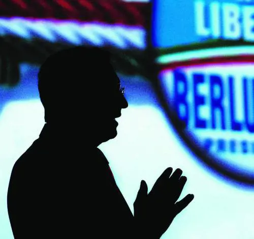 Gli elettori lo licenziano sul web: «Infedele e traditore, vattene»