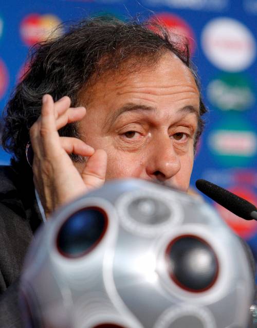 Platini:"La moviola uccide gli arbitri 
Henry? Io truffatore come lui"