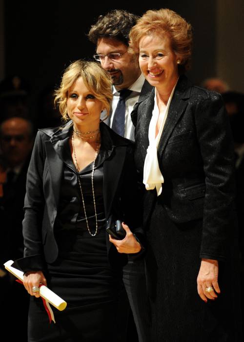 Ambrogini, premiata Marina Berlusconi: 
"Dedico il premio al papà e alla mamma"