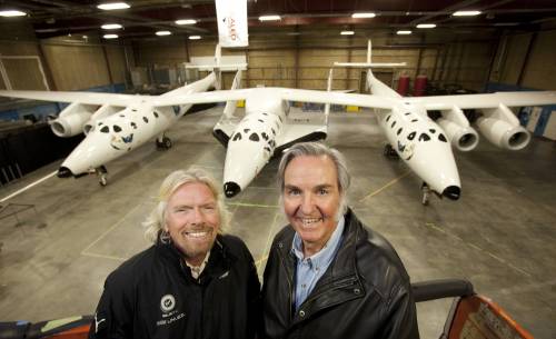 Branson dà il via al turismo spaziale: ecco la navicella