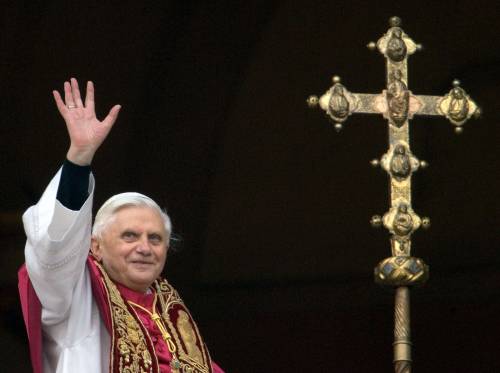 Preti pedofili, il Papa: 
"Vergogna per Irlanda 
Puniremo i colpevoli"