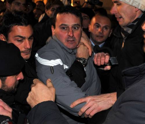 Arrestato l’aggressore: 
è un artigiano di 42 anni 
"Ho agito per rancore"