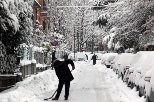 L'Italia è nella morsa del maltempo 
E la neve "blocca" anche i calciatori