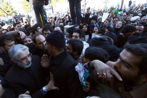 Iran, 500mila riformisti 
ai funerali di Montazeri