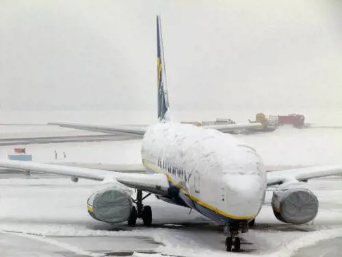 Maltempo: treni in tilt, 
aeroporti in difficoltà 
Linate chiude e riapre