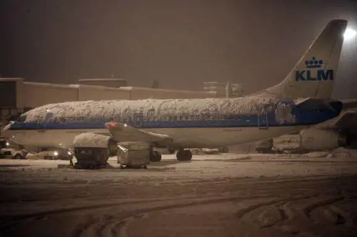 Aeroporti "fermi" e call center in tilt