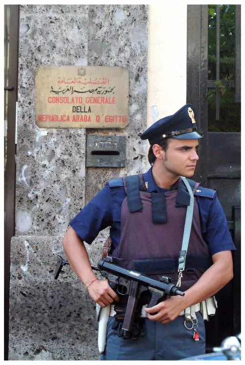 Consolato egiziano: lavoro per tutti 
Ma dev'essere rigorosamente in nero