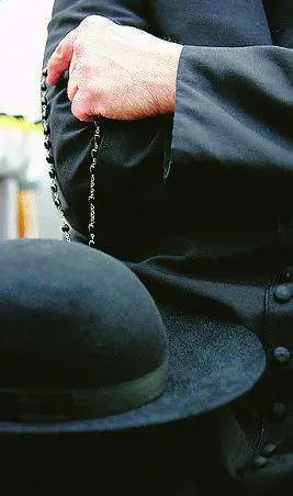 Parroco arrestato per violenza su una bimba