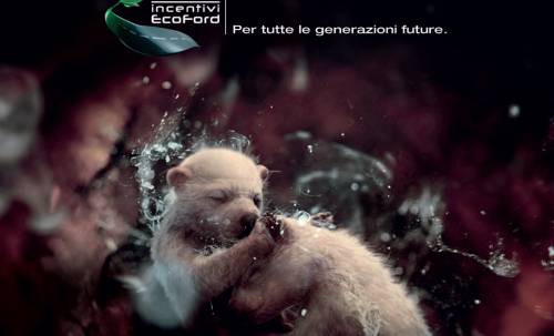 Dall’auto esce uno spot contro l’aborto